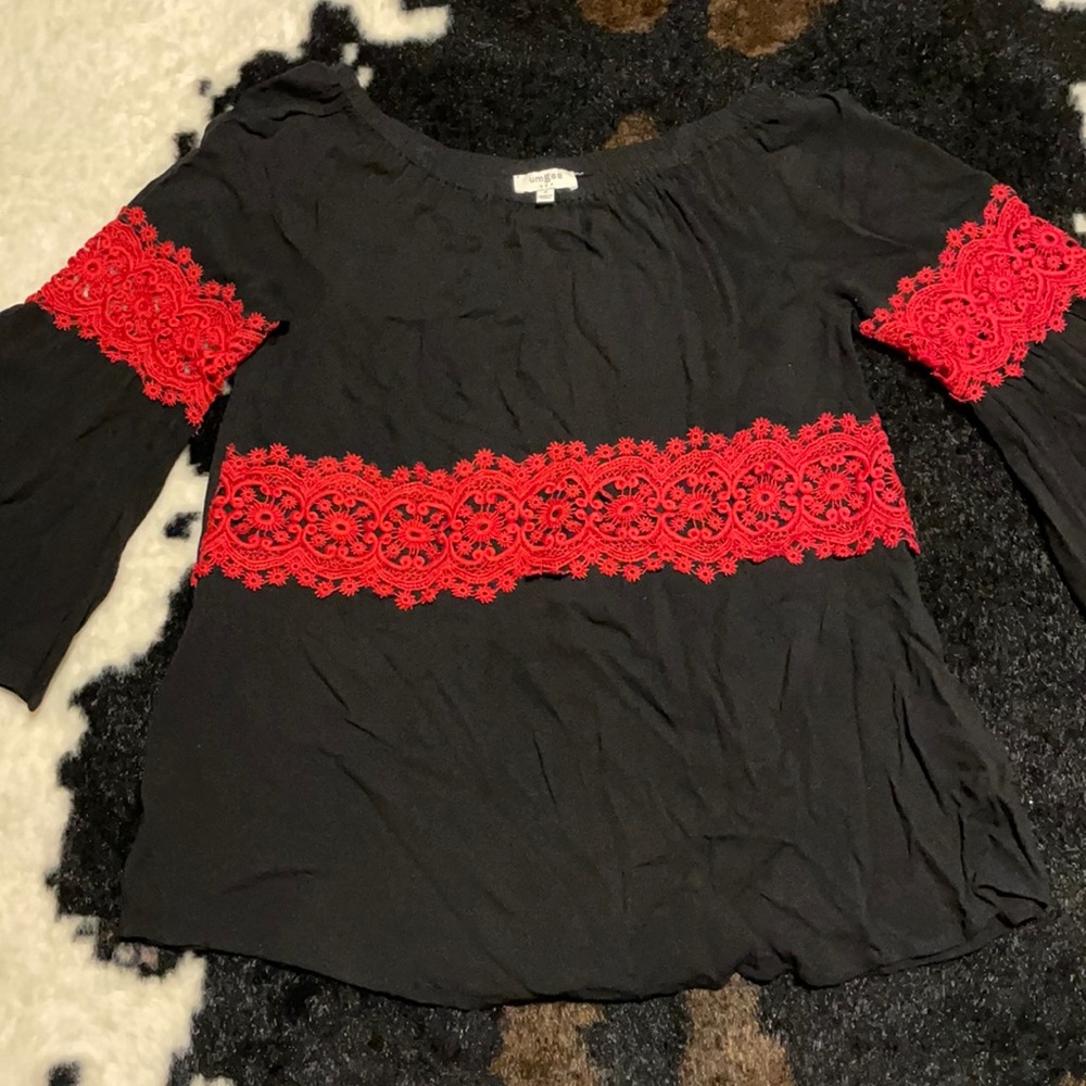 Umgee black red lace tunic small